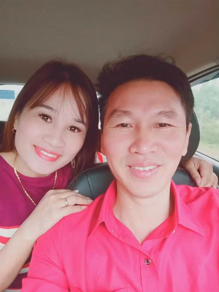 Chị Dần thường xuyên xuất hiện ở những nơi sang trọng, gặp gỡ giao lưu nhiều người nổi tiếng và có thêm các cơ hội để diễn ở các sân khấu lớn và nhỏ khác nhau.