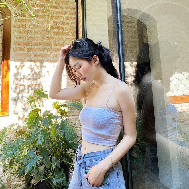 Mai Trang hiện là sinh viên ĐH Kinh doanh và Công nghệ. Ngoài ra, cô còn kinh doanh thời trang và là mẫu ảnh quen thuộc của nhiều cửa hàng thời trang tại Hà Nội.