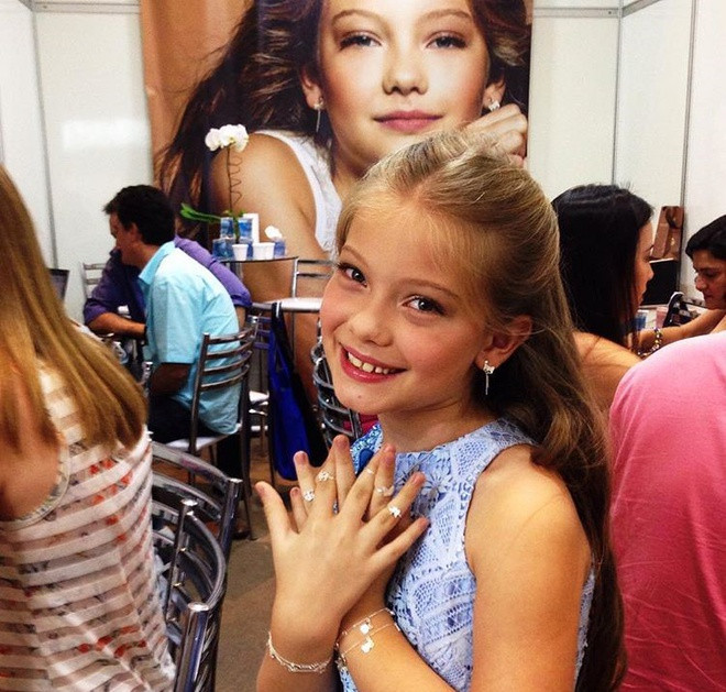 Với ngoại hình xinh đẹp cùng tài năng nổi bật, người mẫu nhí từng là nhân vật trang bìa của nhiều tạp chí thời trang.