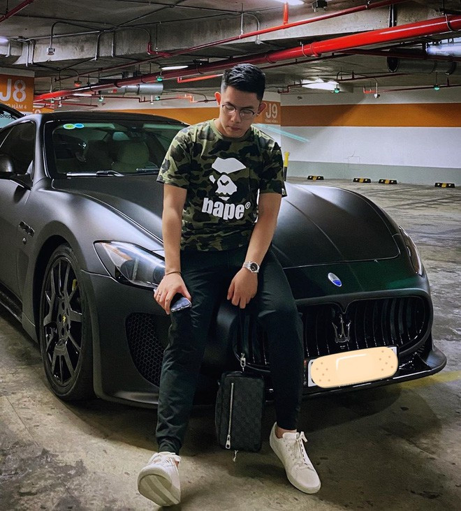 Trước đó, CEO giàu có của Người ấy là ai - Tống Đông Khuê cũng gây choáng khi công khai tin nhắn sẽ tặng bạn gái chiếc iPhone 12.