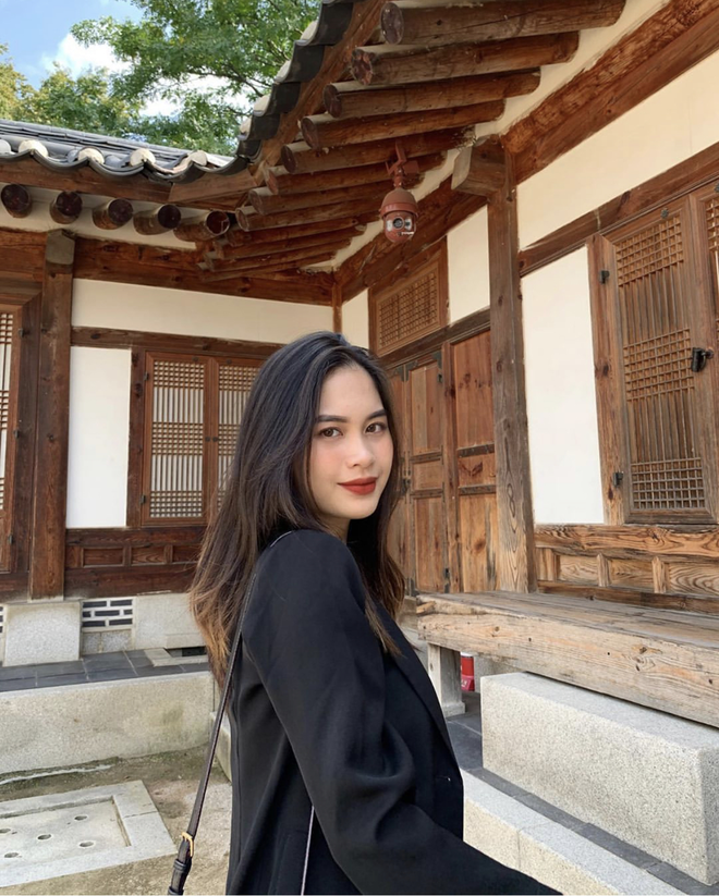 Trên MXH, Mai Linh nhận được sự yêu thích vì phong cách sang chảnh, xinh đẹp và trưởng thành.