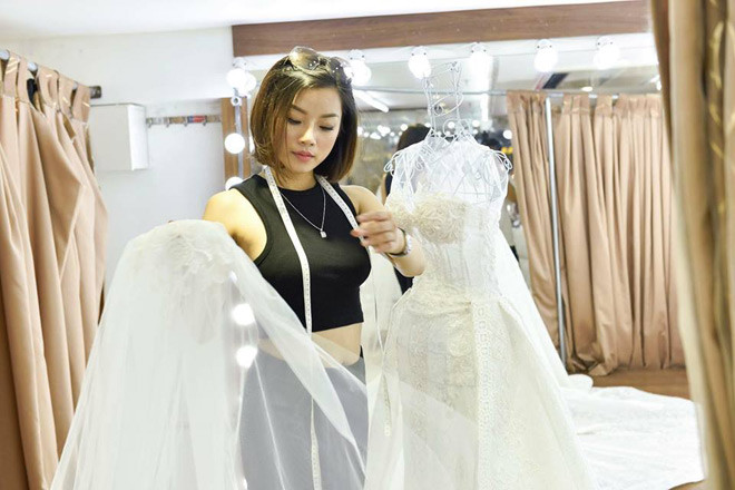 Với cô, phụ nữ ngày nay không cần phải trông chờ hạnh phúc ở đàn ông bởi bản thân cô cũng ghét việc phải chờ đợi, được người ta ban phát cho mình thứ gì đó. Bởi thế mà hạnh phúc của cô là làm việc và không ngừng trau dồi, hoàn thiện bản thân cũng như luôn giữ cho mình được vẻ đẹp và sự tự tin.