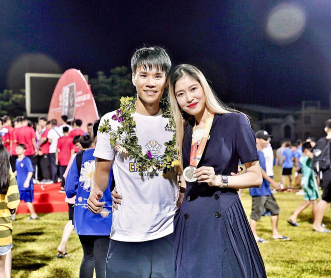 Vóc Đỗ sinh năm 1995, quê ở Thái Bình. Cô nàng sở hữu chiều cao lý tưởng 1m71 cùng gương mặt xinh đẹp.