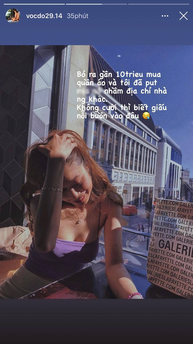 Mới đây, nàng WAG Vóc Đỗ - bạn gái giàu sụ của Nguyễn Văn Dũng (hậu vệ CLB Hà Nội) khiến dân tình choáng váng khi chia sẻ dòng trạng thái "Bỏ ra gần 10 triệu để mua quần áo và tôi đã điền nhầm địa chỉ nhà người khác. Không cười thì biết giấu nỗi buồn vào đâu".
