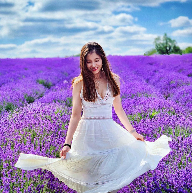 Tuy nhiên quần áo đã được gửi đi và đang trên đường vận chuyển nên không thể thay đổi địa chỉ được nữa.