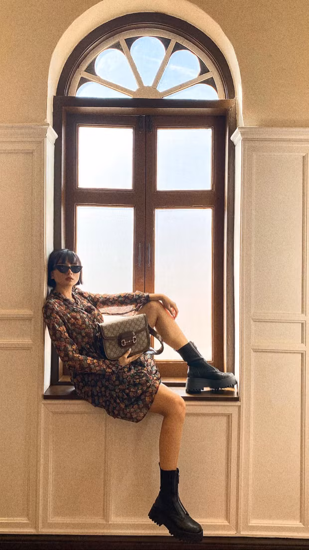 Chỉ với một vài góc nhà, cô nàng đã cho ra đời loạt hình ảnh "sống ảo" thuộc hàng cực phẩm.