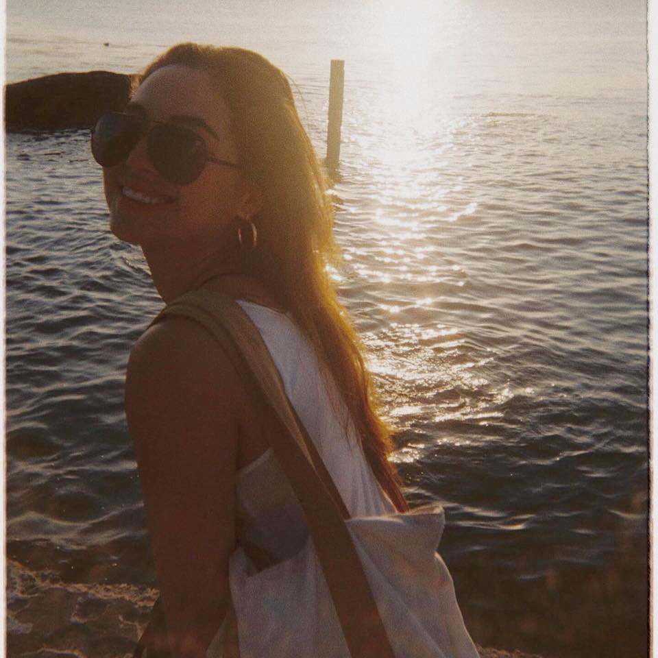 Không chỉ có gương mặt, vóc dáng có phần mũm mĩm, đầy đặn nhưng quyến rũ và gợi cảm của hotgirl Na Cục Pin cũng vô cùng giống với phái đẹp phương Tây.