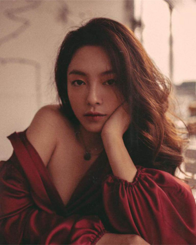 Mặc dù nhận được rất nhiều lời khen ngợi từ cộng đồng mạng nhưng Thúy Huỳnh từng gặp một thời gian khủng hoảng về thừa cân và điên cuồng giảm cân.