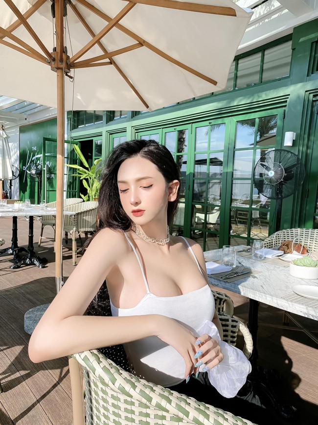 Hoàng Học sở hữu chiều cao nổi bật.