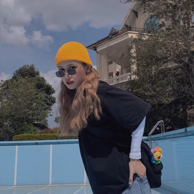 Nhiều người còn nhận xét Kim Dung có nét giống siêu mẫu Hoàng Yến hay Minh Hằng.