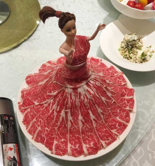 Món salad Hy Lạp này khiến thực khách phải bối rối khi thưởng thức.