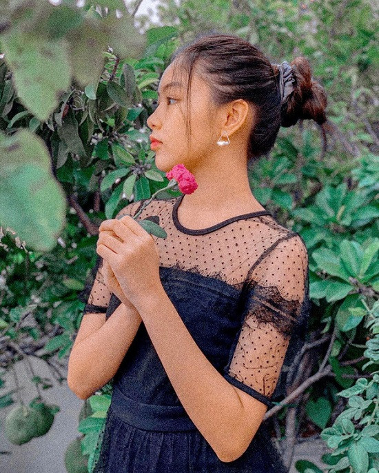 Dù mới 15 tuổi nhưng bé Lọ Lem dã sở hữu chiều cao "khủng" 1m70.