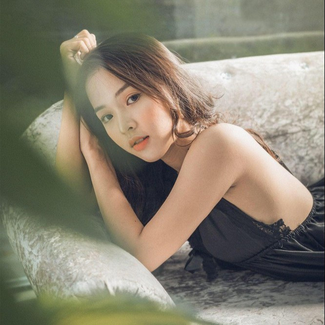 Ban đầu, cô gái quê Phú Yên giảm cân bằng nhịn ăn, song không có hiệu quả và còn tiềm ẩn nguy cơ gây hại sức khỏe. Trúc Lâm sau đó chuyển sang tập gym để giảm cân một cách lành mạnh.