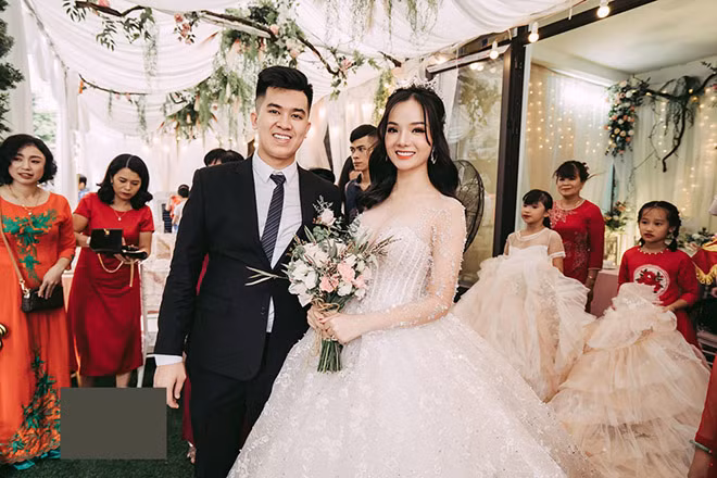 Thuỷ Tiên là một cô gái bướng bỉnh, thích làm theo ý mình, trong cả tình cảm và công việc đều như vậy.