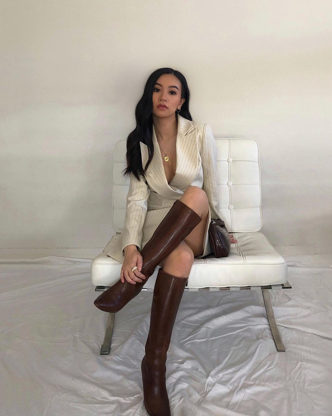 Thậm chí, gái xinh này còn luôn biến hóa với nhiều style khác nhau rất cuốn hút, bắt mắt.