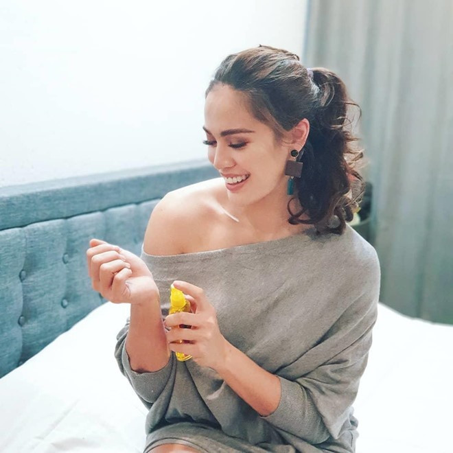 Lợi thế của Michele Gumabao là cô đã có một lượng fan nhất định trước khi đăng ký tham dự các cuộc thi sắc đẹp. Bên cạnh đó, khả năng truyền thông và giao tiếp của Michele Gumabao cũng tạo cho cô ưu thế trước các ứng viên khác.