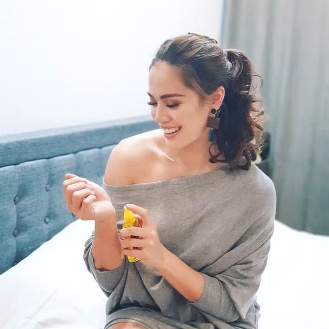 Lợi thế của Michele Gumabao là cô đã có một lượng fan nhất định trước khi đăng ký tham dự các cuộc thi sắc đẹp. Bên cạnh đó, khả năng truyền thông và giao tiếp của Michele Gumabao cũng tạo cho cô ưu thế trước các ứng viên khác.