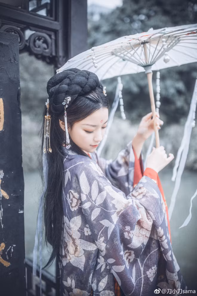 Dẫu vướng phải lùm xùm kể trên, Tiểu Đao vẫn nhận được sự ủng hộ của đông đảo người hâm mộ trung thành.