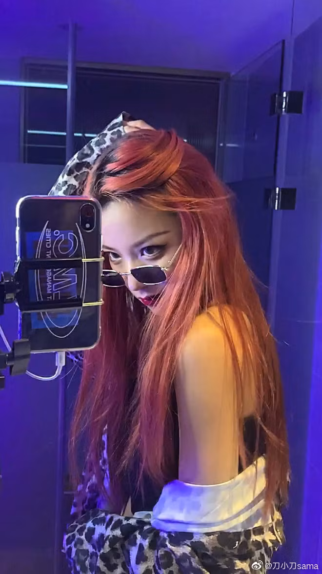 Chính nhờ khả năng biến hóa và thích ứng với mọi kiểu nhân vật, Tiểu Đao được một số dân mạng ưu ái gọi là "tiên nữ" hay "cô gái bảo vật".