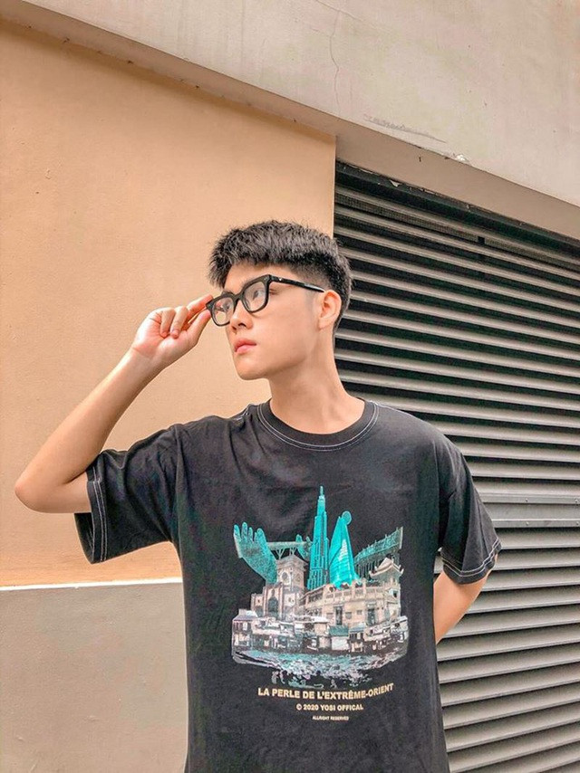 Ngô Quang Tuấn là gương mặt điển trai tiếp theo của hội bạn thân này.