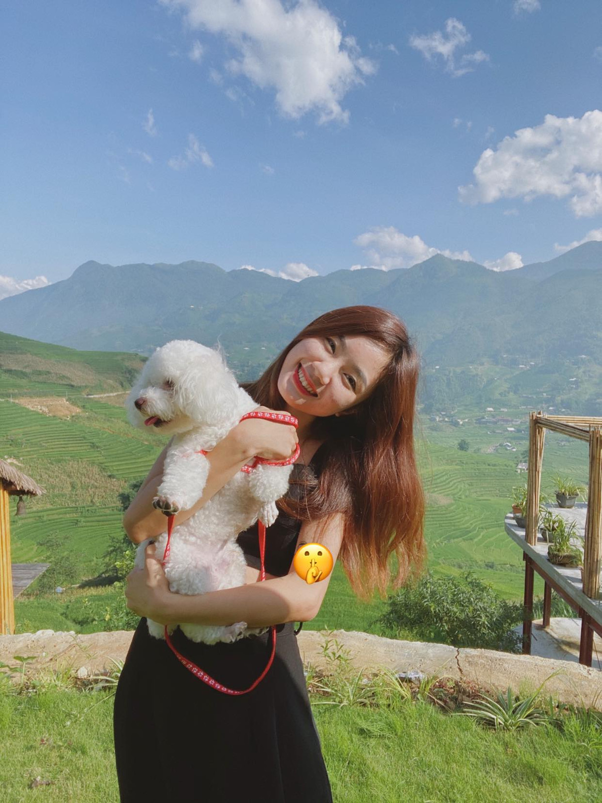 Cô nàng sở hữu vẻ dễ thương, cá tính nhưng cũng pha chút trưởng thành.