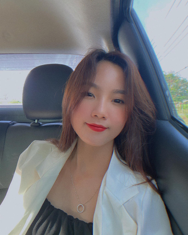 Hiện tại, vợ sắp cưới của Chim Sẻ Đi Nắng đang làm Biên tập viên mảng Du Lịch tại một tạp chí điện tử Việt Nam.