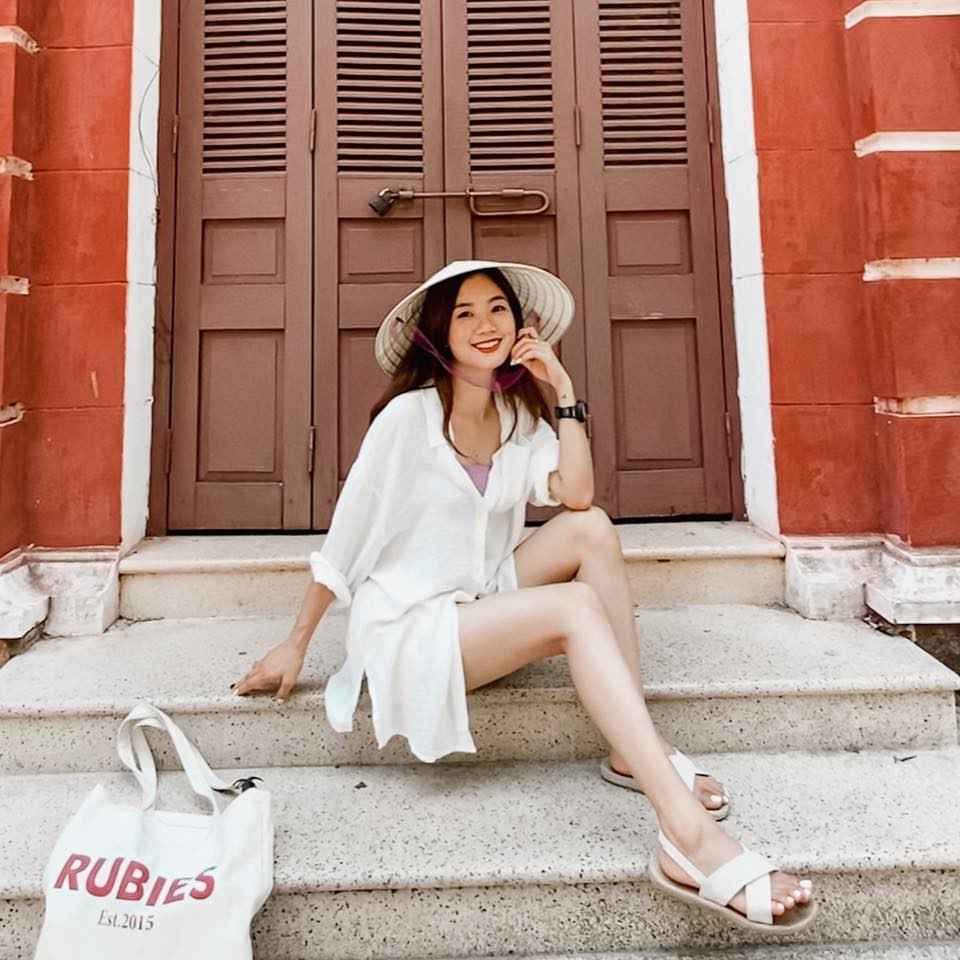 Chim Sẻ Đi Nắng và bạn gái của anh đã có thời gian yêu nhau khá lâu trước khi thần đồng AoE Việt Nam chính thức công khai hình ảnh người yêu.