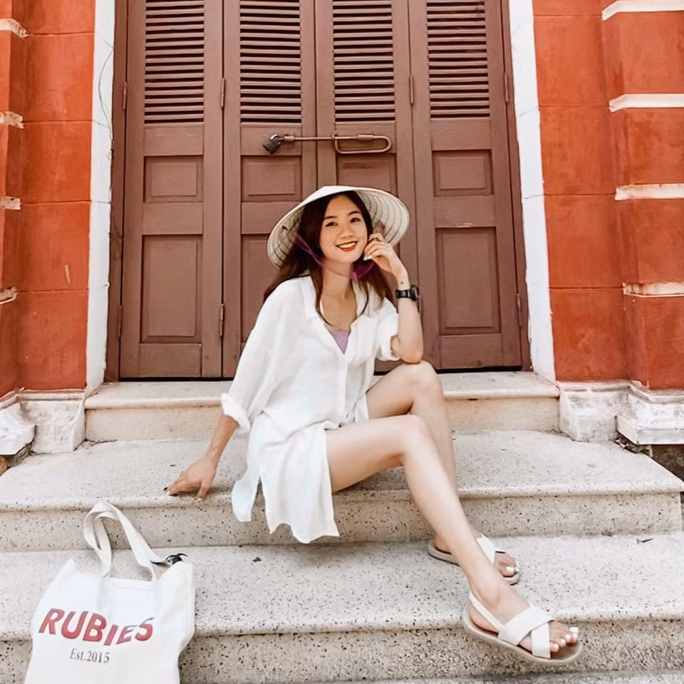 Chim Sẻ Đi Nắng và bạn gái của anh đã có thời gian yêu nhau khá lâu trước khi thần đồng AoE Việt Nam chính thức công khai hình ảnh người yêu.