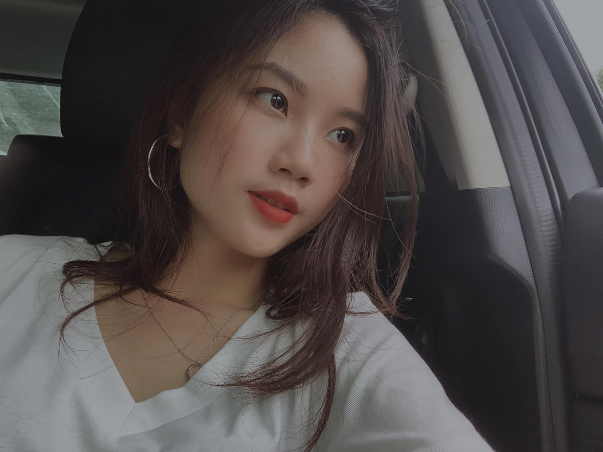 Gương mặt khả ái và làm ngây ngất lòng người của cô gái làm xiêu lòng chàng game thủ tải giỏi.