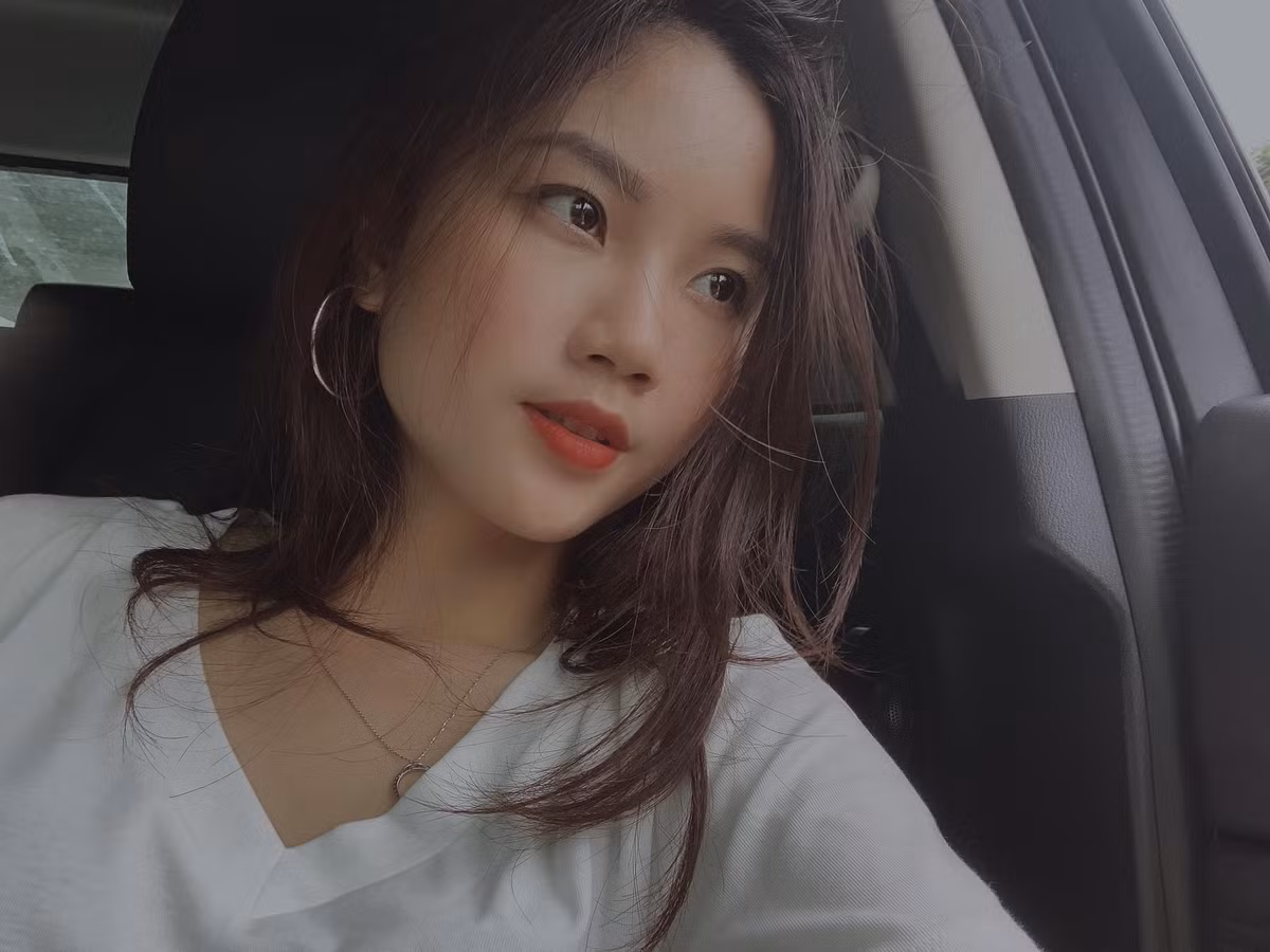 Gương mặt khả ái và làm ngây ngất lòng người của cô gái làm xiêu lòng chàng game thủ tải giỏi.