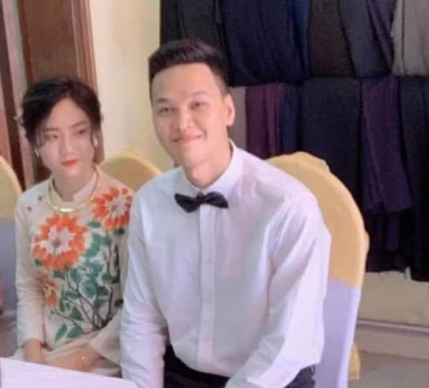 Mới đây nhất, cộng đồng game thủ vô cùng bất ngờ với thông tin anh chàng " thần đồng AoE" Việt đã tổ chức đính hôn với bạn gái.