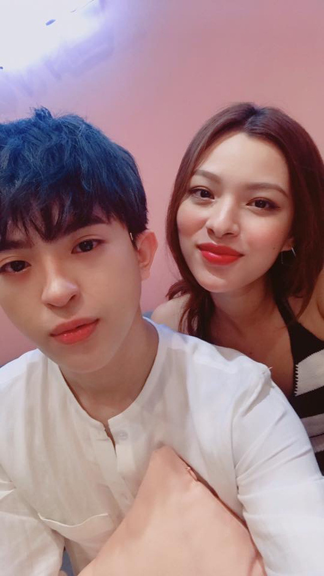 Bạn bè của Tín Nguyễn phần lớn đều là những cái tên có tiếng tăm trong giới nghệ thuật.