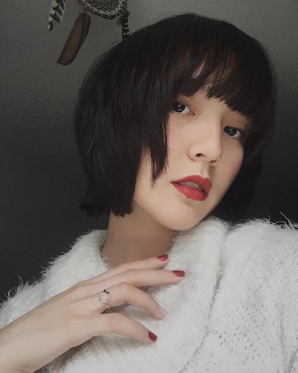 Kể từ sau khi trở thành nữ diễn viên độc quyền của M-TP Entertaiment, số người theo dõi Hải Tú trên trang cá nhân tăng vọt. Thông tin đời tư của cô nàng cũng được nhiều người quan tâm hơn.