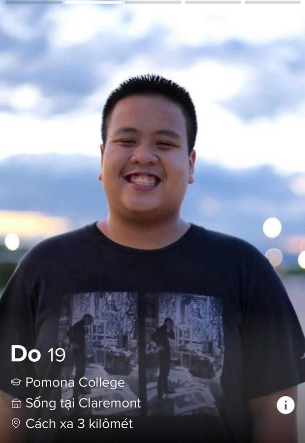 Trên phần chú thích cũng ghi rất rõ nơi ở và ngôi trường âm nhạc danh giá mà cậu bé thần đồng này đang theo học.