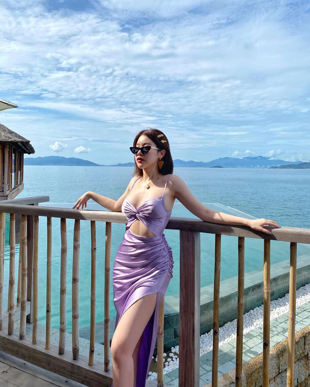 Nhắc đến Trinh Hoàng, không thể không đề cập đến những chuyến du lịch xa hoa khắp nơi trên thế giới. Trong mỗi chuyến du lịch, cô đều ở trong những khu nghỉ dưỡng resort cao cấp hay khách sạn hạng sang của giới thượng lưu.