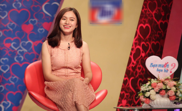 Kim Ngân đến từ Huế là cô gái đã gây bão trên fanpage của chương trình "Bạn muốn hẹn hò" trước cả khi lên sóng. Không chỉ sở hữu chất giọng ngọt ngào, Kim Ngân còn gây ấn tượng với nhan sắc thu hút.