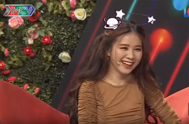 Người đăng ký cho cô lên chương trình “Bạn muốn hẹn hò” là chị gái bởi, cả gia đình lo lắng cô vì “nghiện công việc” mà bỏ bê chuyện tình duyên.