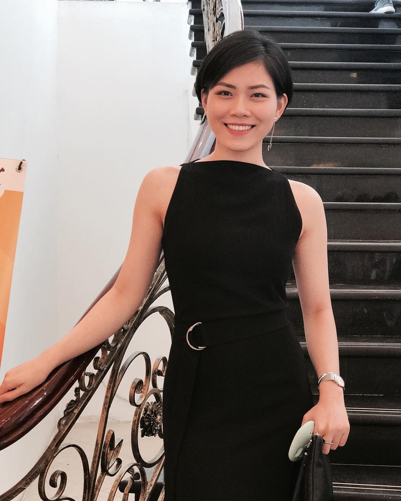 Làm việc tại môi trường có nhiều tiếp viên đến từ các nước khác như Trung Quốc, Nhật Bản, Thái Lan, Nga, ban đầu, Ngọc Anh gặp phải khó khăn do bất đồng ngôn ngữ.