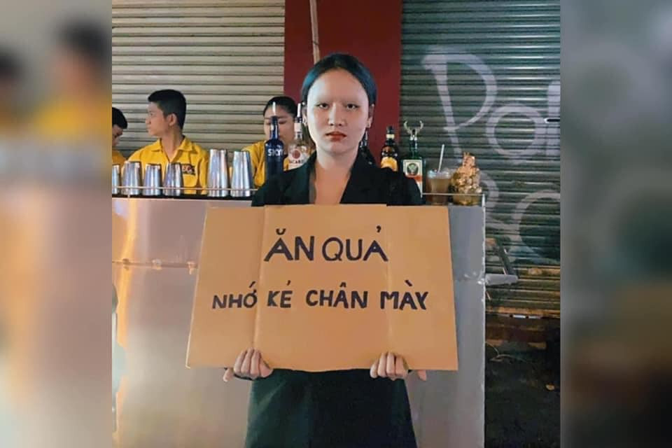 Còn rất nhiều những câu nói hài không kém khiến dân tình cười lăn lộn như "Ăn quả nhớ kẻ chân mày", "Có lớn mà không có người yêu",...