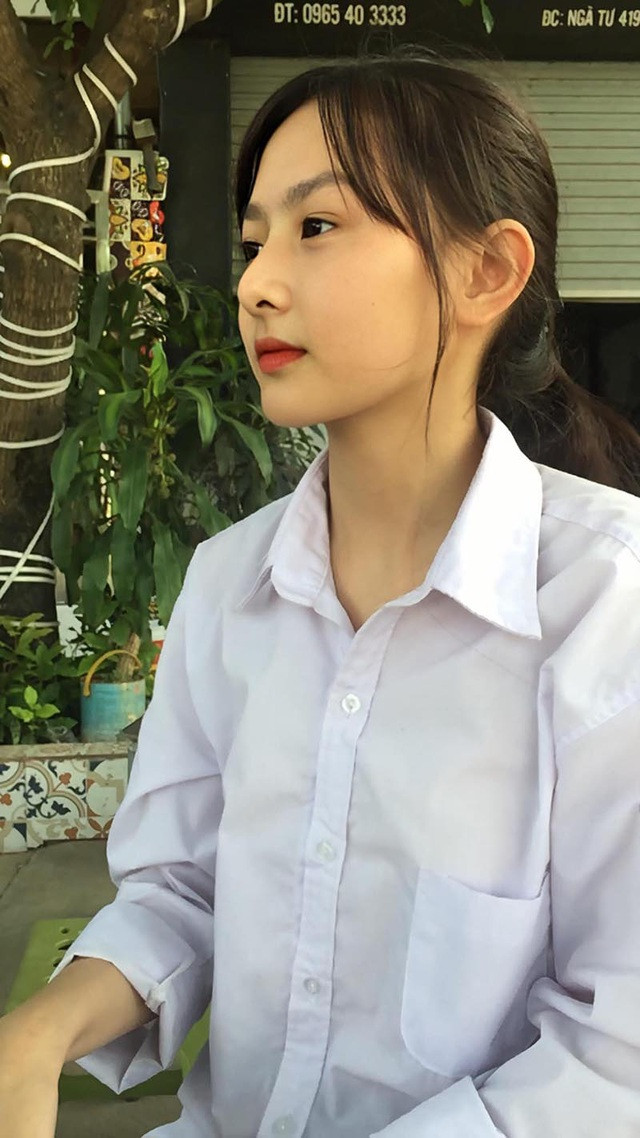 Nhan sắc của Hà Anh được ví như “cô gái năm ấy chúng ta cùng theo đuổi”.