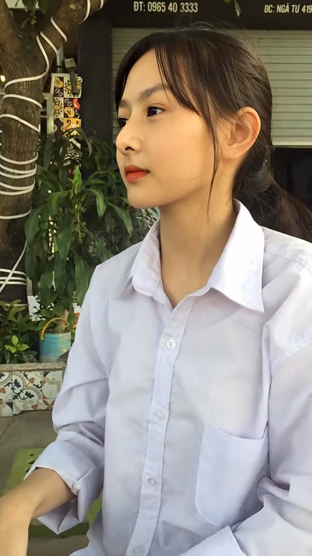 Nhan sắc của Hà Anh được ví như “cô gái năm ấy chúng ta cùng theo đuổi”.