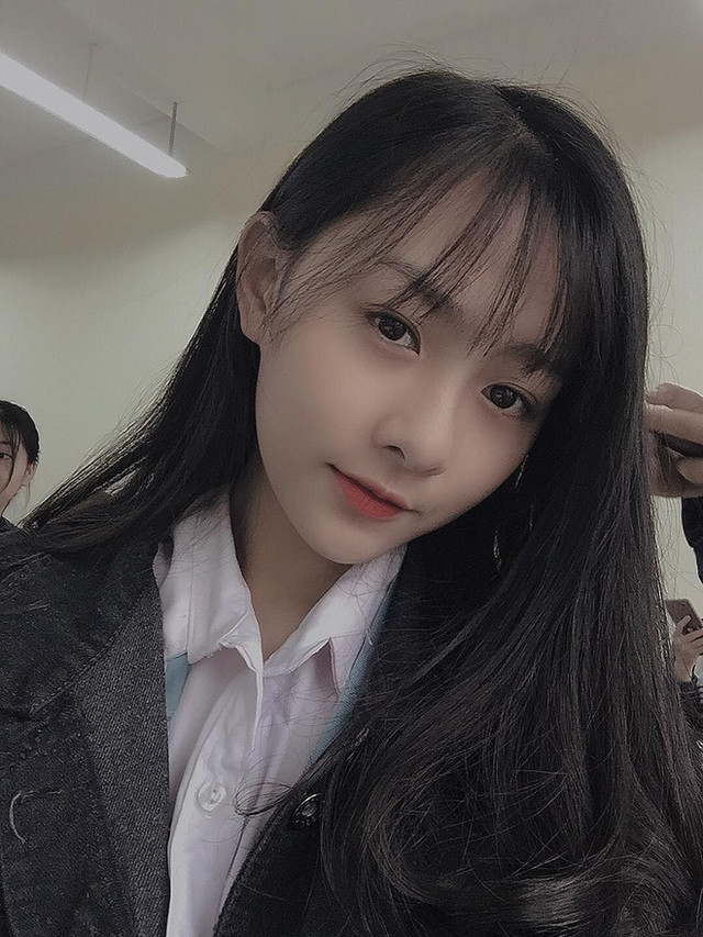 Nữ sinh 2K3 siêu cấp dễ thương, không hổ danh là "crush" quốc dân khiến nhiều người đứng ngồi không yên.