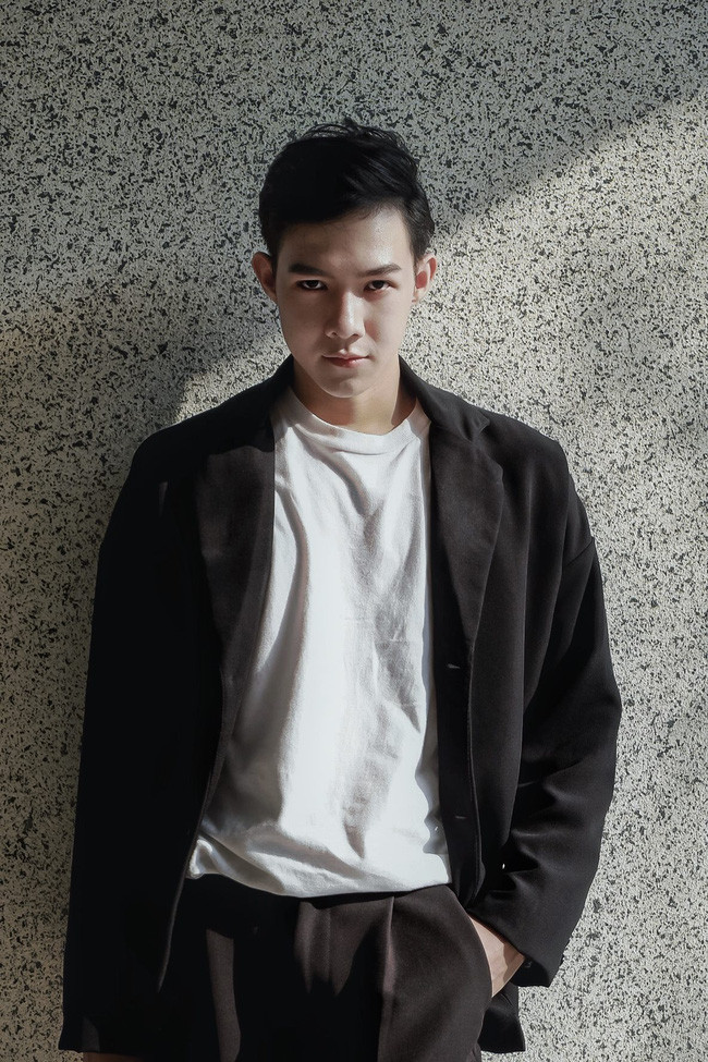 Bằng kinh nghiệm của bản thân, Hoàng cũng hy vọng những ai đang cảm thấy tự ti về ngoại hình giống mình ngày xưa có thể mạnh mẽ vượt qua rào cản của bản thân.