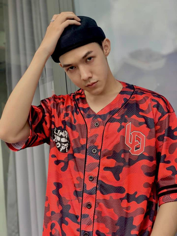 Anh chàng được nhận xét là giống Nickhun (2PM) sau phẫu thuật.