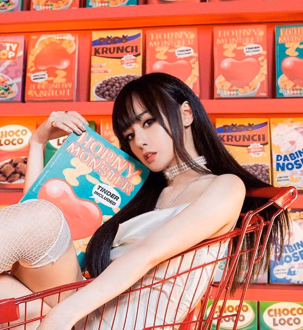 Cô nàng cũng lên tiếng thừa nhận mình từng động chạm "dao kéo" để sửa mũi.