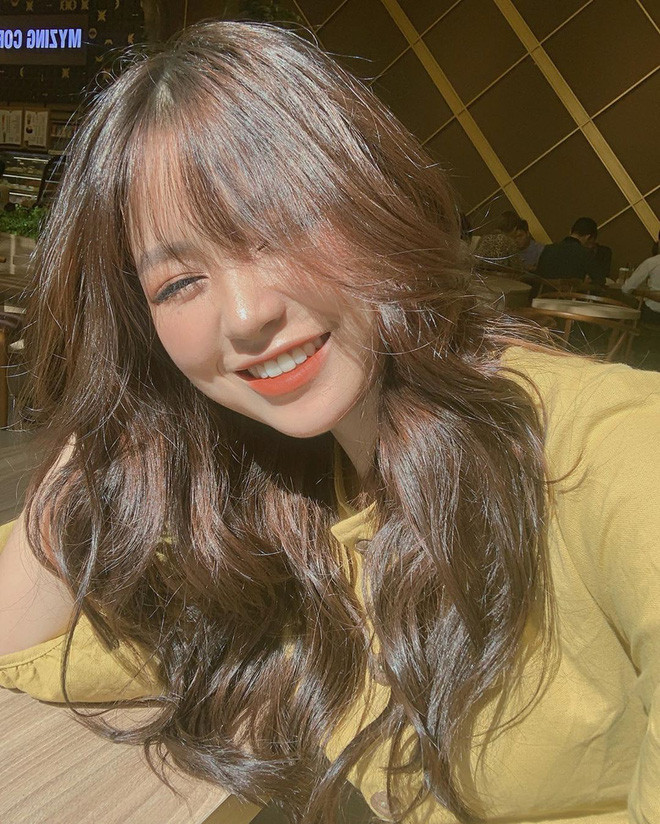 Từng theo học Cao đẳng Dược nhưng công việc chủ yếu của Thủy hiện tại lại là mẫu ảnh.