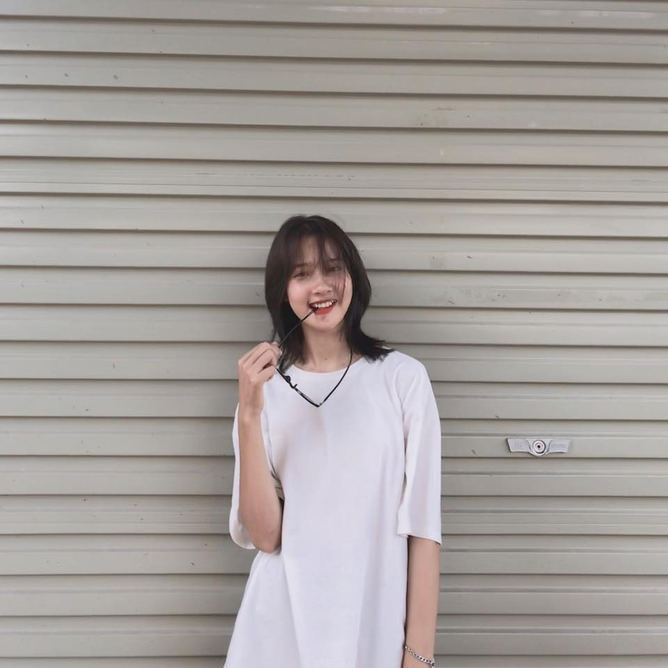 Giữa xinh đẹp và thông minh, Thu Trang chọn thông minh với lý do “có quá nhiều người xinh đẹp rồi”.