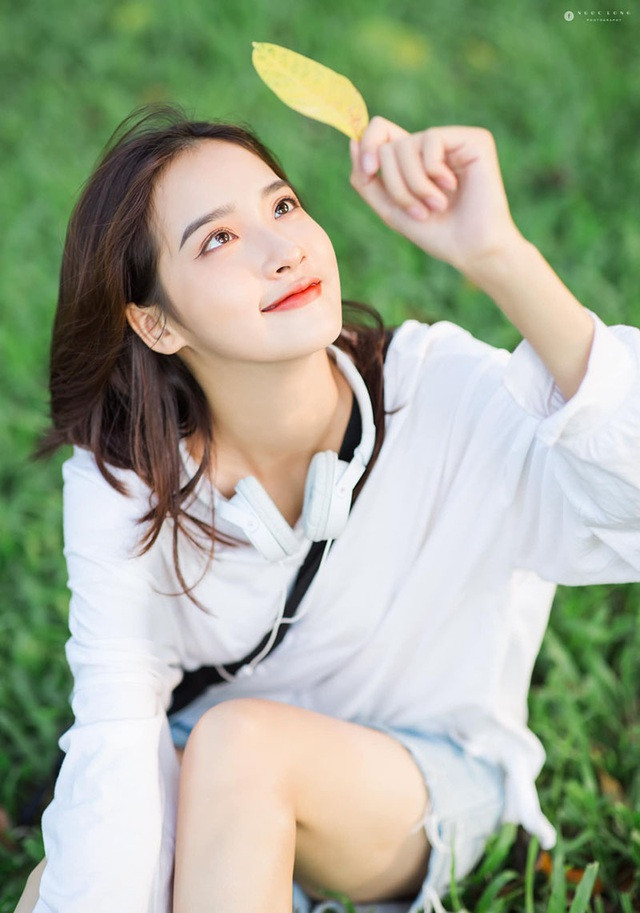 Chia sẻ về lý do theo học trường dệt may, Trang cho biết từ nhỏ cô nàng đã thích làm thiết kế. Nhưng vì không có điều kiện để theo học, nên Trang quyết định chuyển sang ngành Công nghệ may để vẫn có cơ hội làm bạn với chiếc kim, sợi chỉ.