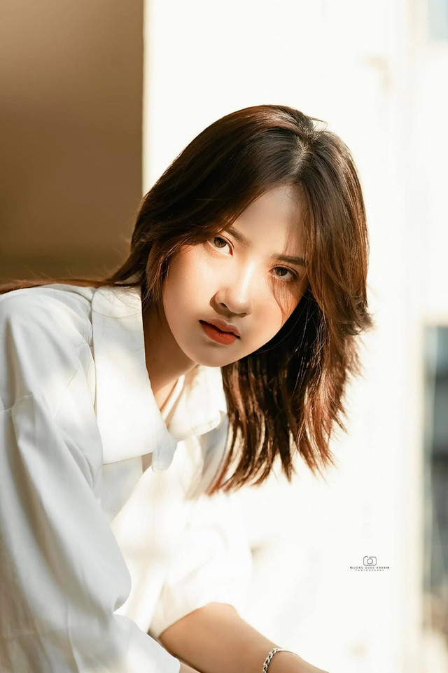 Cũng theo chia sẻ của Thu Trang, học ngành này có rất nhiều thứ thú vị đặc biệt có thể tự mặc đồ của mình may, được thiết kế sáng tạo quần áo, có thể tái chế lại những bộ đồ cũ hỏng bỏ đi thành 1 bộ đồ cực "trend".