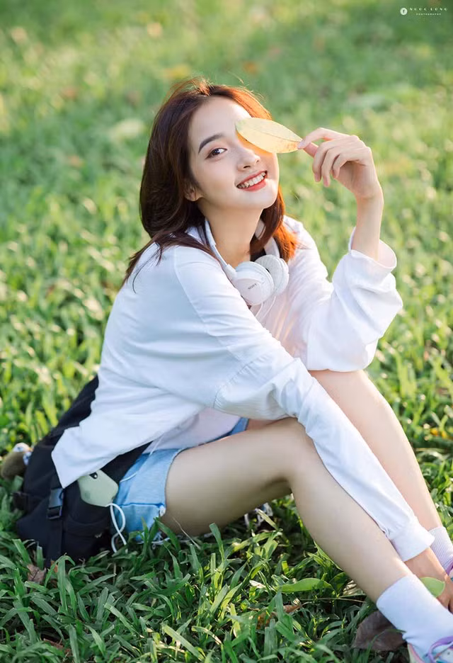 Kể từ đó, trang cá nhân facebook của cô nhận được đông đảo lượt theo dõi và tương tác.